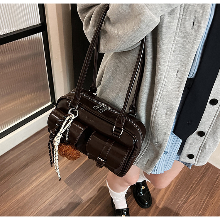 Stylish shoulder bag