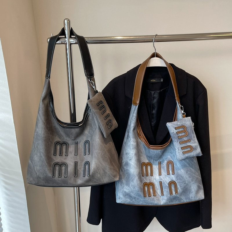 Women's Commuter Tote Bag
