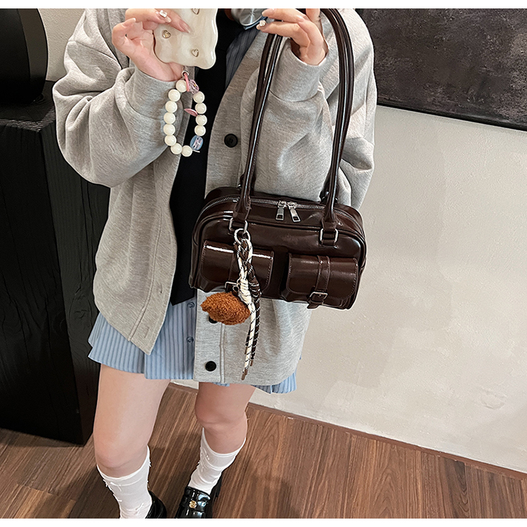 Stylish shoulder bag