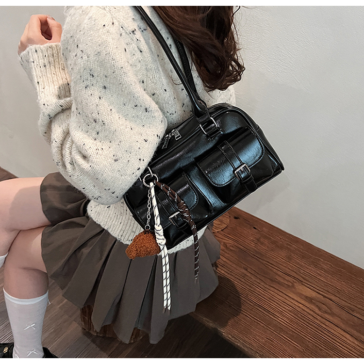Stylish shoulder bag