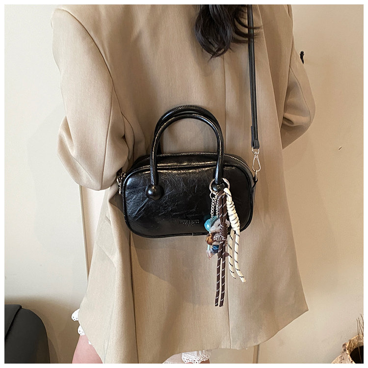 Four-Color PU Commuter Shoulder & Crossbody Bag