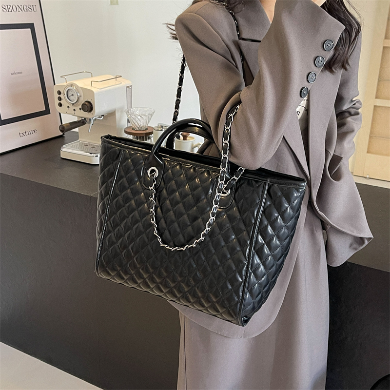 Women's PU Tote Bag – Suitable for Travel, Commuting, and Shoulder or Crossbody Wear