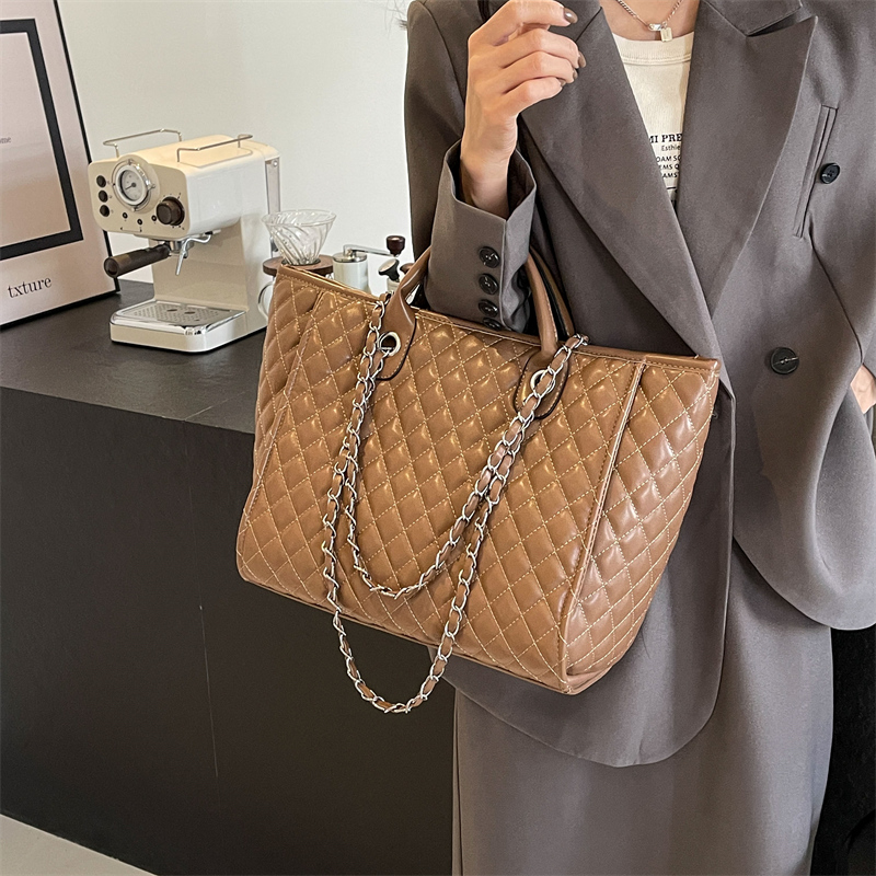 Women's PU Tote Bag – Suitable for Travel, Commuting, and Shoulder or Crossbody Wear