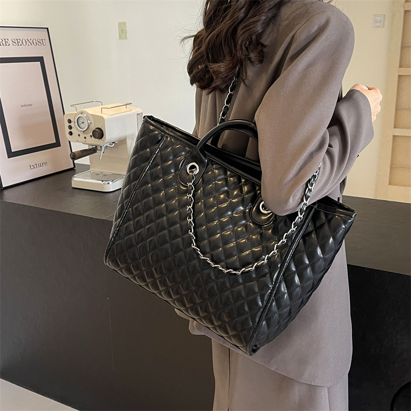 Women's PU Tote Bag – Suitable for Travel, Commuting, and Shoulder or Crossbody Wear